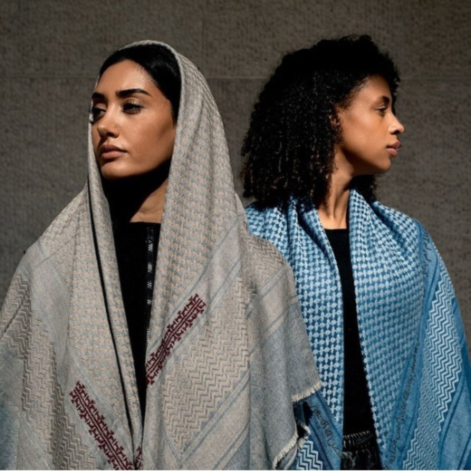 2 burgundy 2 taupe corners