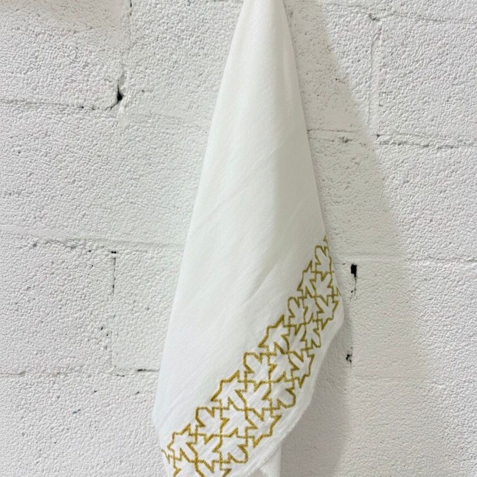 WHITE LINEN SHAWL SQUARE GOLD SULTAN HAN