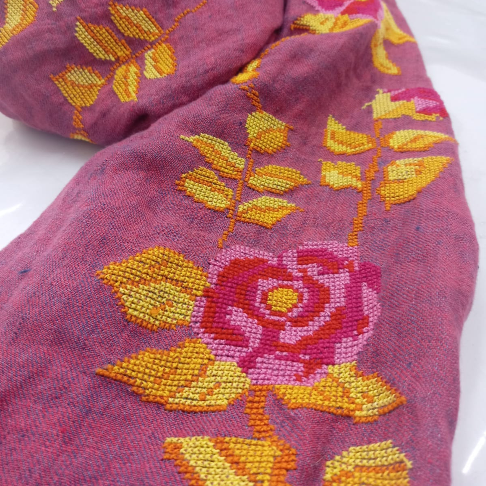 RED LINEN SHAWL HANA ROSE