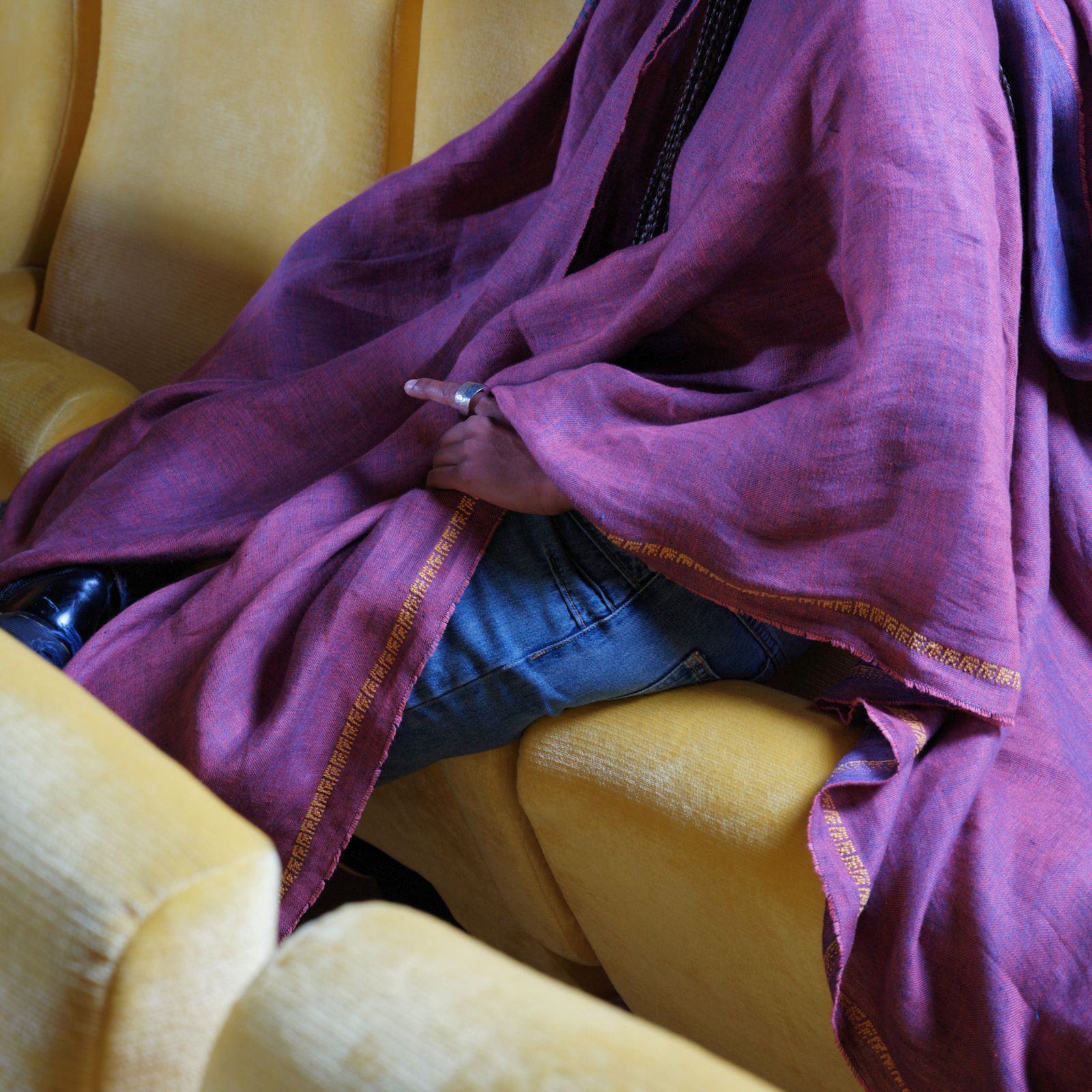 RED LINEN SHAWL YELLOW ROSE