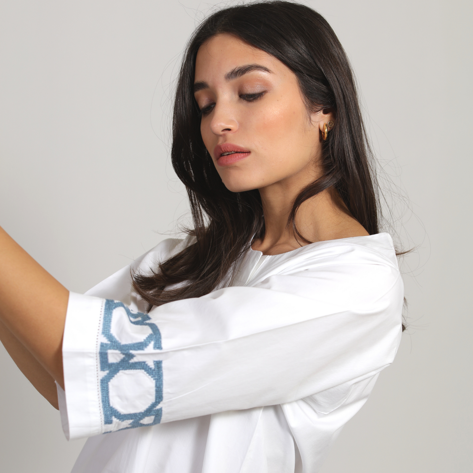 ESMERALDA | WHITE SHORT COTTON DRESS | BLUE AL QUDS