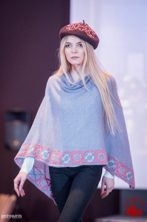 MIXED COLORS CASHMERE PONCHO